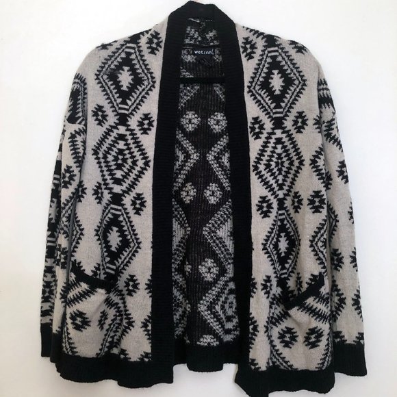 🍁Wet Seal Cardigan in Tan/Black Aztec Size Small - Picture 4 of 9